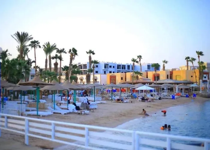 Al Makramia Compound B *
