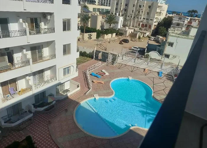 Al Makramia Compound B