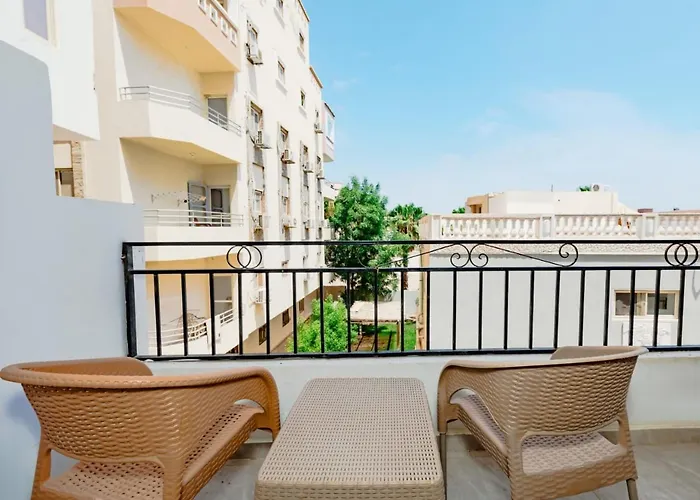 Al Makramia Compound B